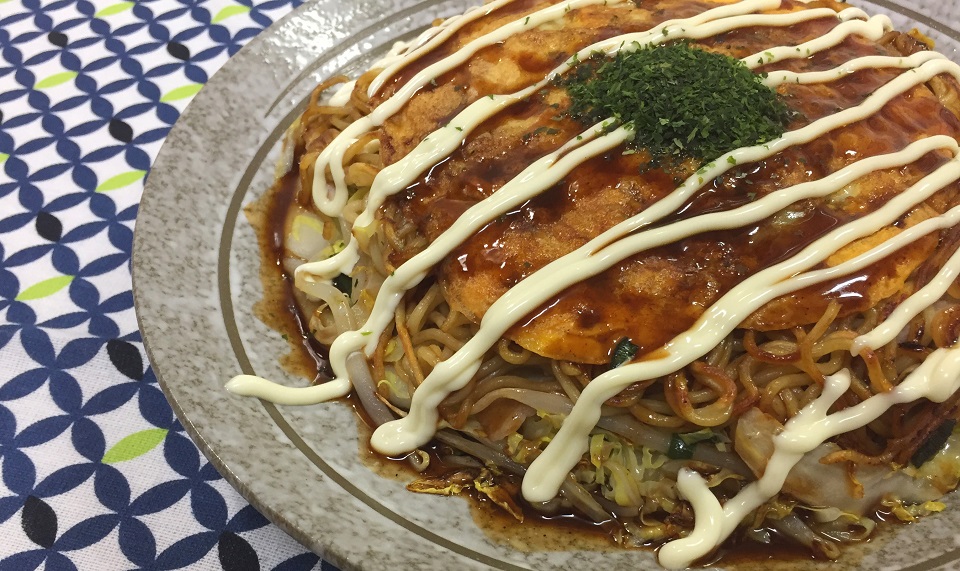 広島風お好み焼きをフライパンで簡単に！作り方をご紹介