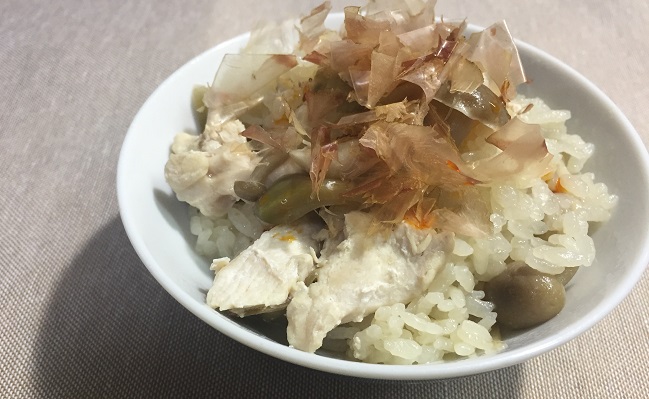 【簡単ダイエットレシピ】キノコと鶏胸肉をふんだんに使った、中華風炊き込みご飯